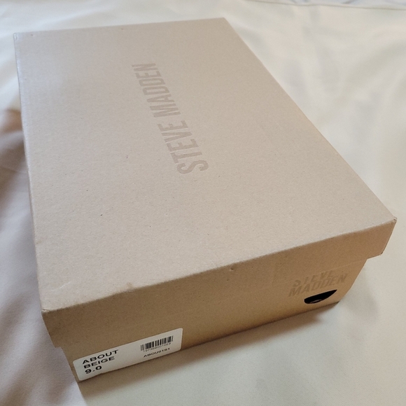 New in Box! Steve Madden "About" Chunky Sneakers in Beige - Neutral Tennis Shoes - Picture 5 of 5